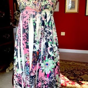Very feminine multi colored strapless summer dress